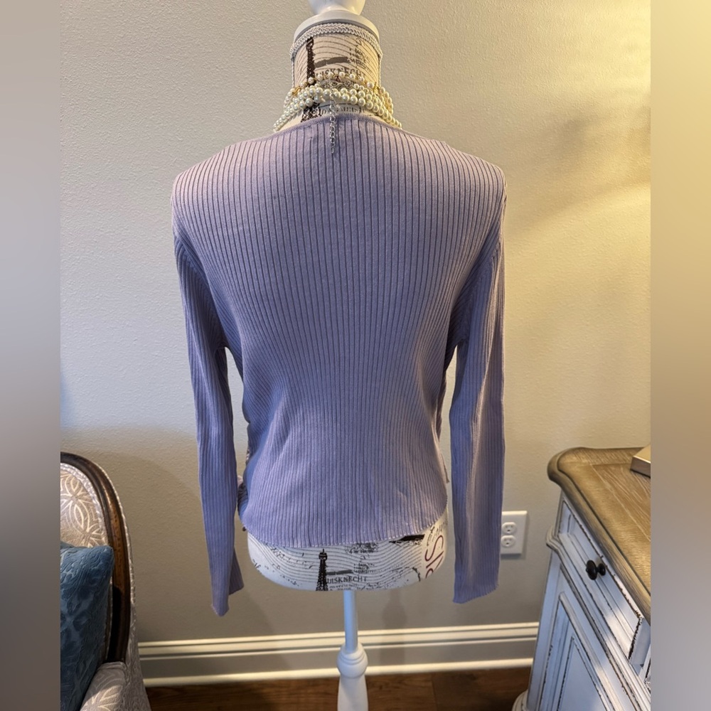 Lavender V-Neck Ribbed Sweater - Picture 5 of 9